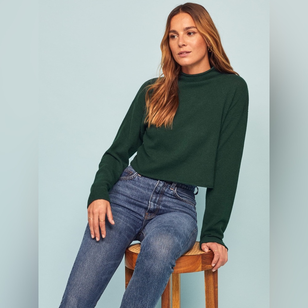 Reformation green Cropped Cashmere Turtleneck sweater